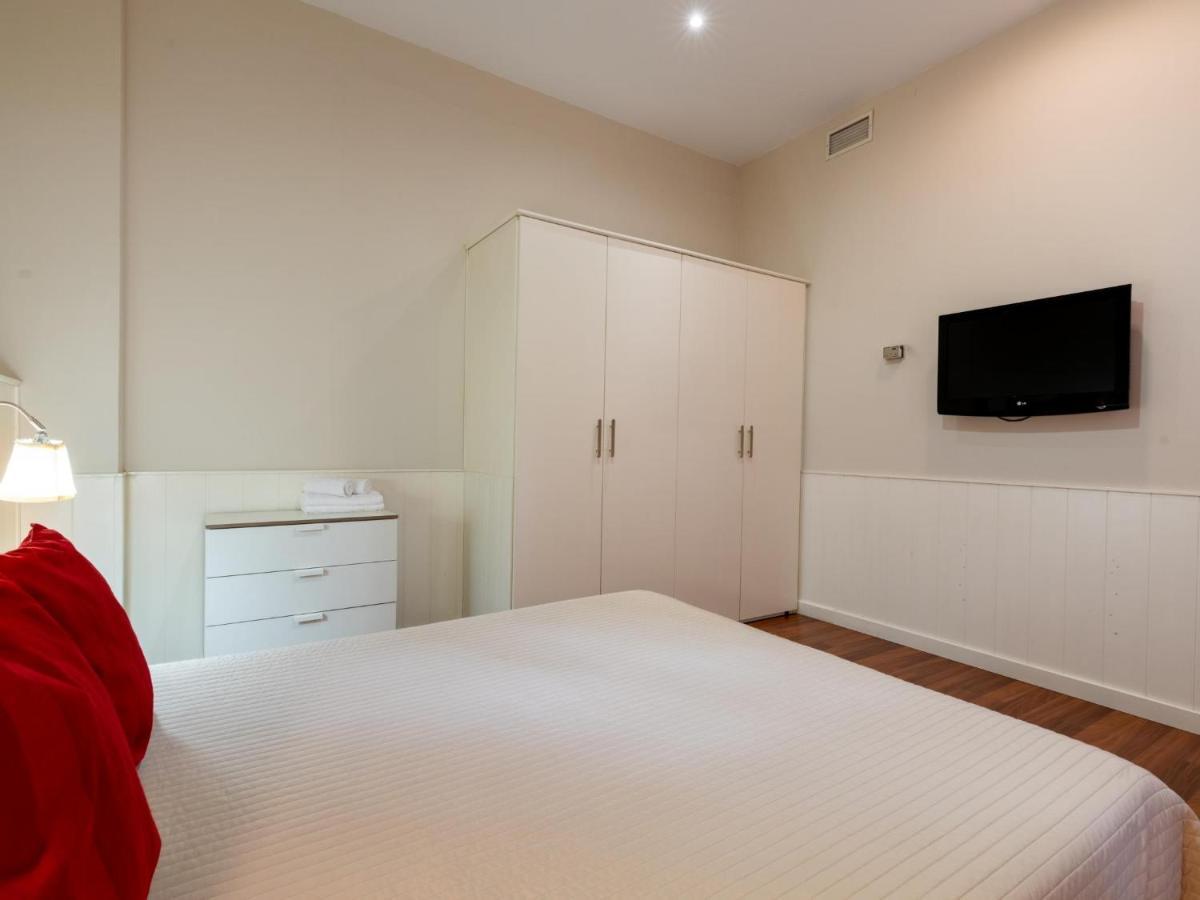 Апартаменты Holi-Rent Lumbreras Севилья Экстерьер фото